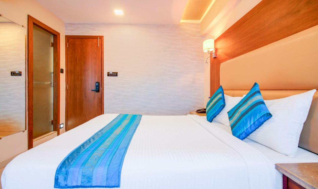 Hotel Oxford Mumbai Bagian luar foto